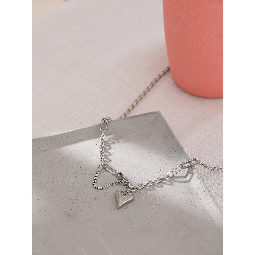 Pointed Heart Chain Necklace